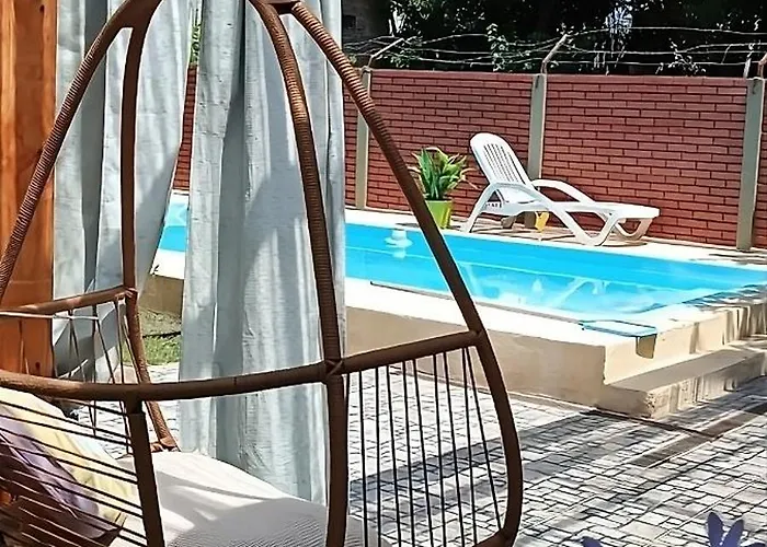 Casa Olivia- Alojamiento Con Piscina - Aeropuerto Ezeiza