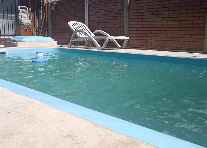 Casa Olivia- Alojamiento Con Piscina - Aeropuerto Ezeiza
